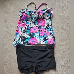 Floral Tankini Top With Black Boy Short Bottoms Size 16 & XL